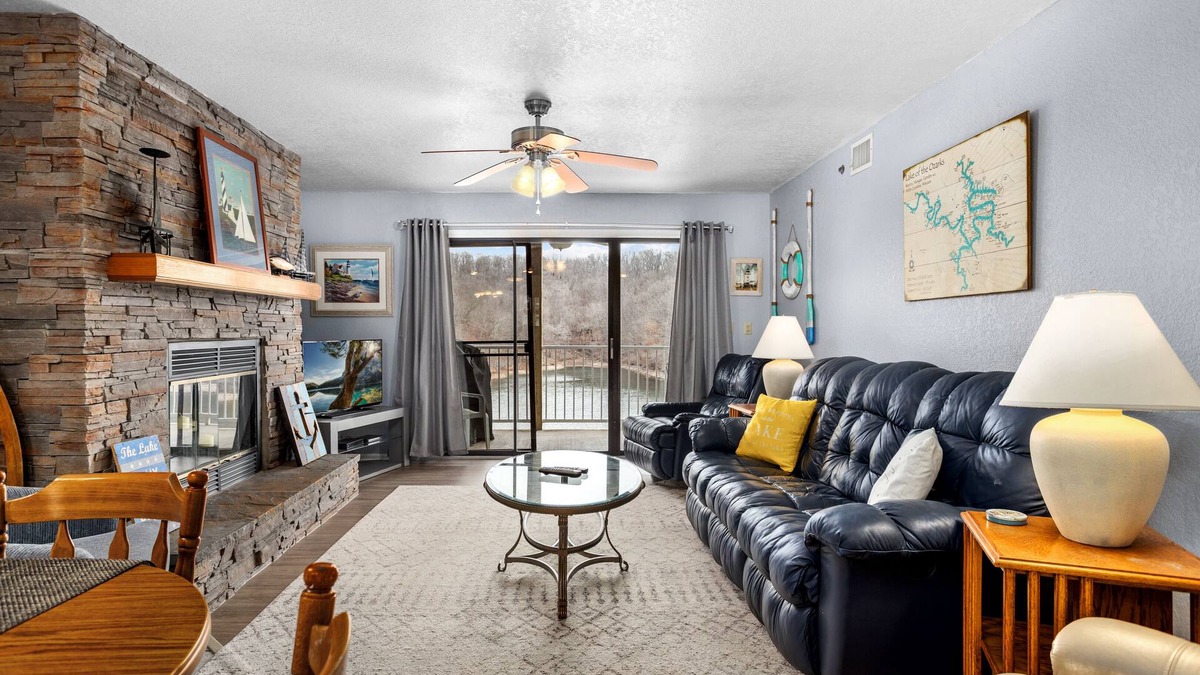Osage Beach Condo | Lazy D-08 Fantastic 2 bedroom 2 bath waterfront condo at Lazy Days complex!