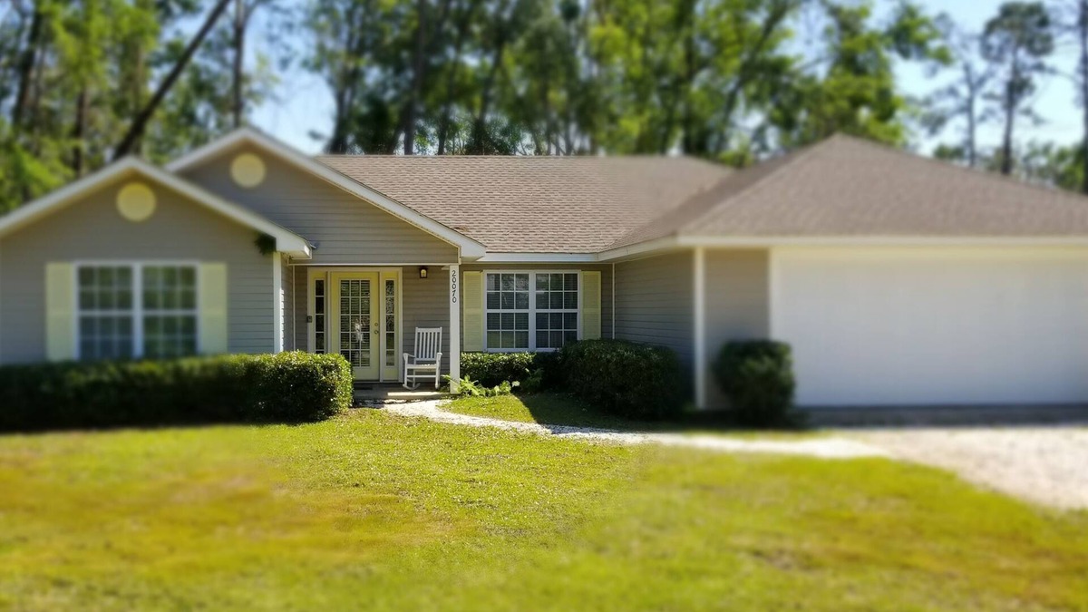 Oak House | Lazy Daze! Pups OK, Ideal location! Fenced Yard, Nice House. Wonderful!