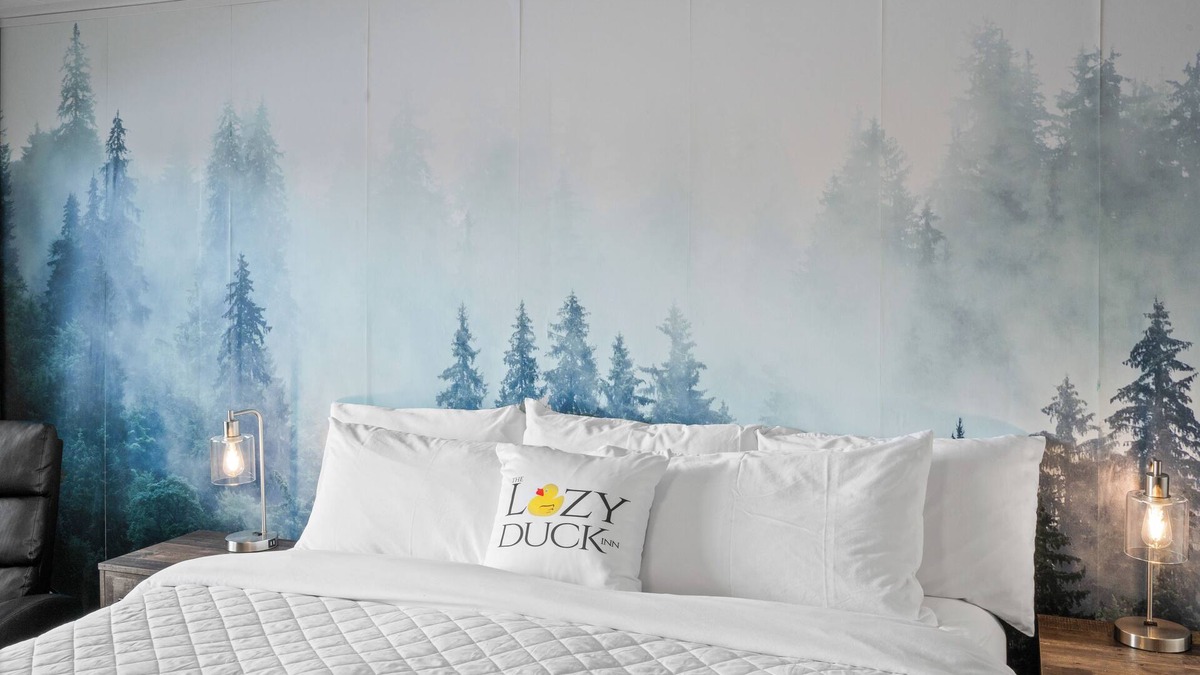 West Yellowstone Hotel | Lazy Duck Inn #28 King Suite