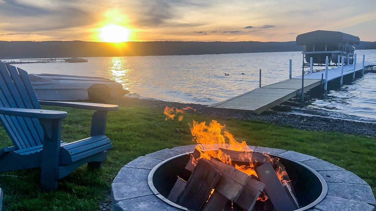 Hammondsport Cabin | Lazy Loon Cottage is a Charming KEUKA LAKE cottage with amazing views!