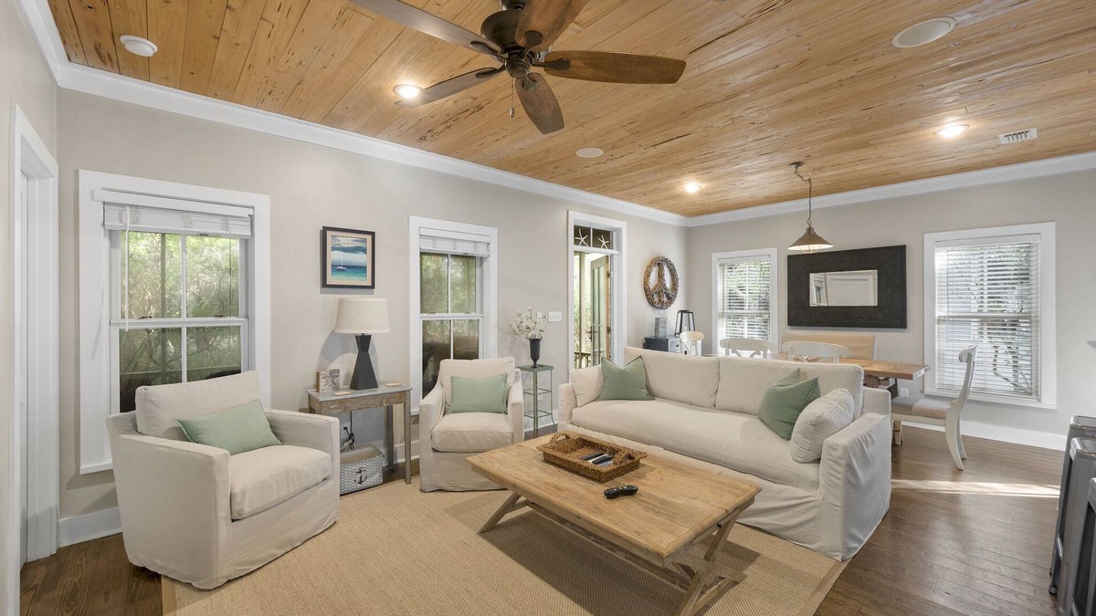Seacrest Cottage | 'Lazy Magnolia' - Close to Beach & Pool w/4 Bikes & Beach Chairs! Near Rosemary!