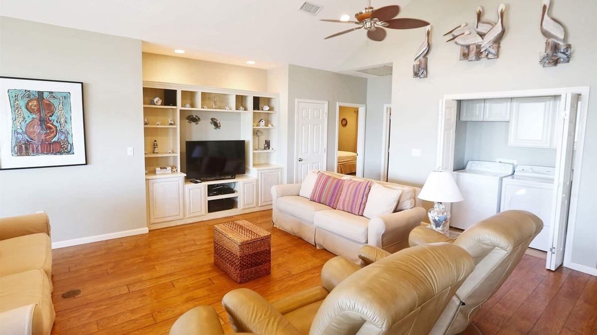 Golden Meadow House | Lazy Moose - Island Realty Bayview