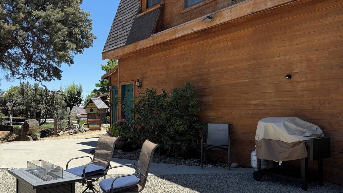 Weldon Cabin | Lazy Pine Ranch-Quiet or Outdoor Adventure Getaway that includes Wi-Fi and AC