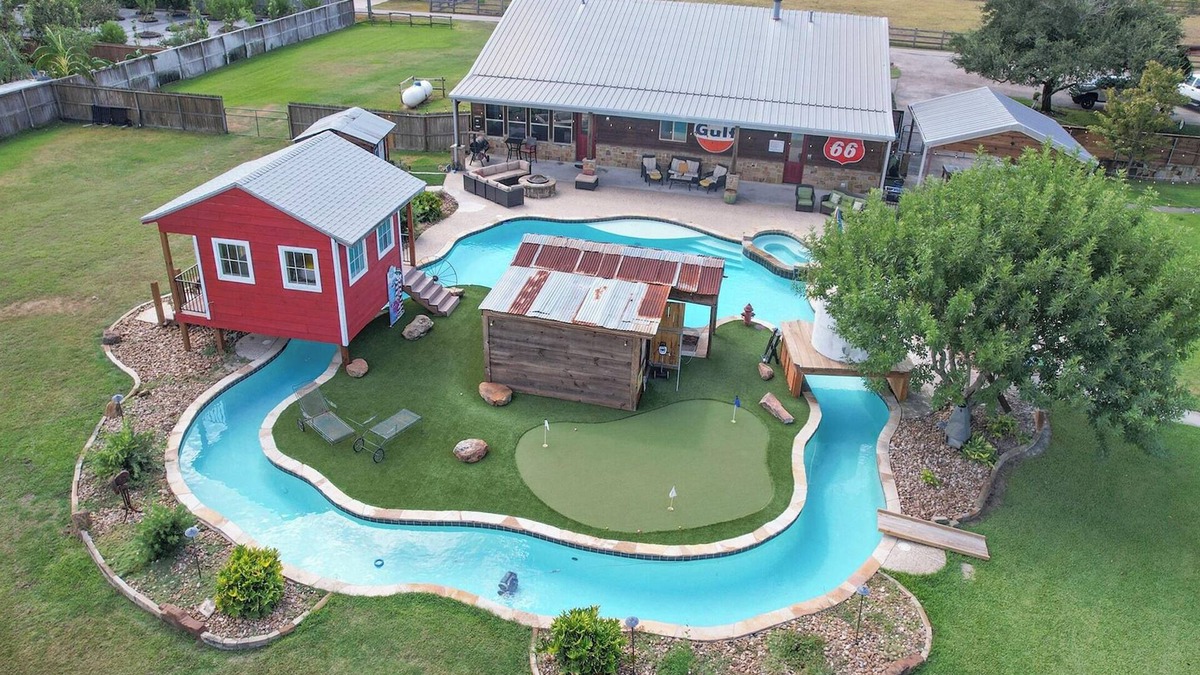 Cypress House | Lazy River Retreat in northwest Houston