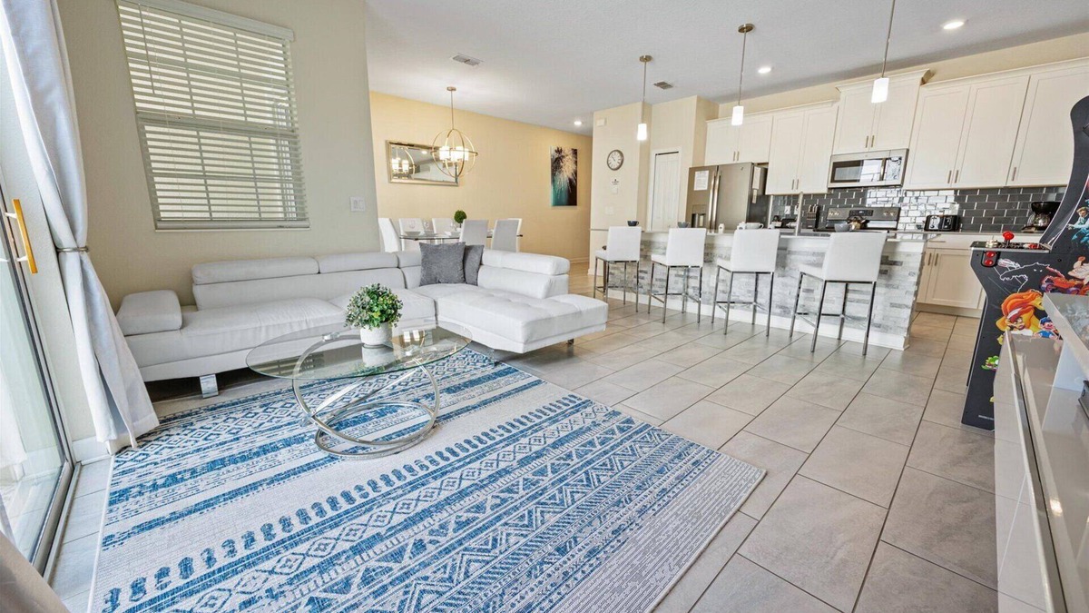 Kissimmee House | LBL4837 Summary: tore