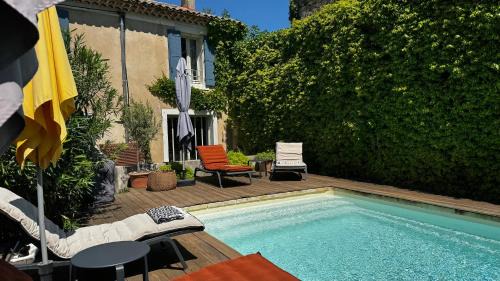 Robion Bed & Breakfast | Le 52 en Provence - Chambres ou Suite en B&B dans Authentique Mas de Village avec Piscine au pied du Luberon
