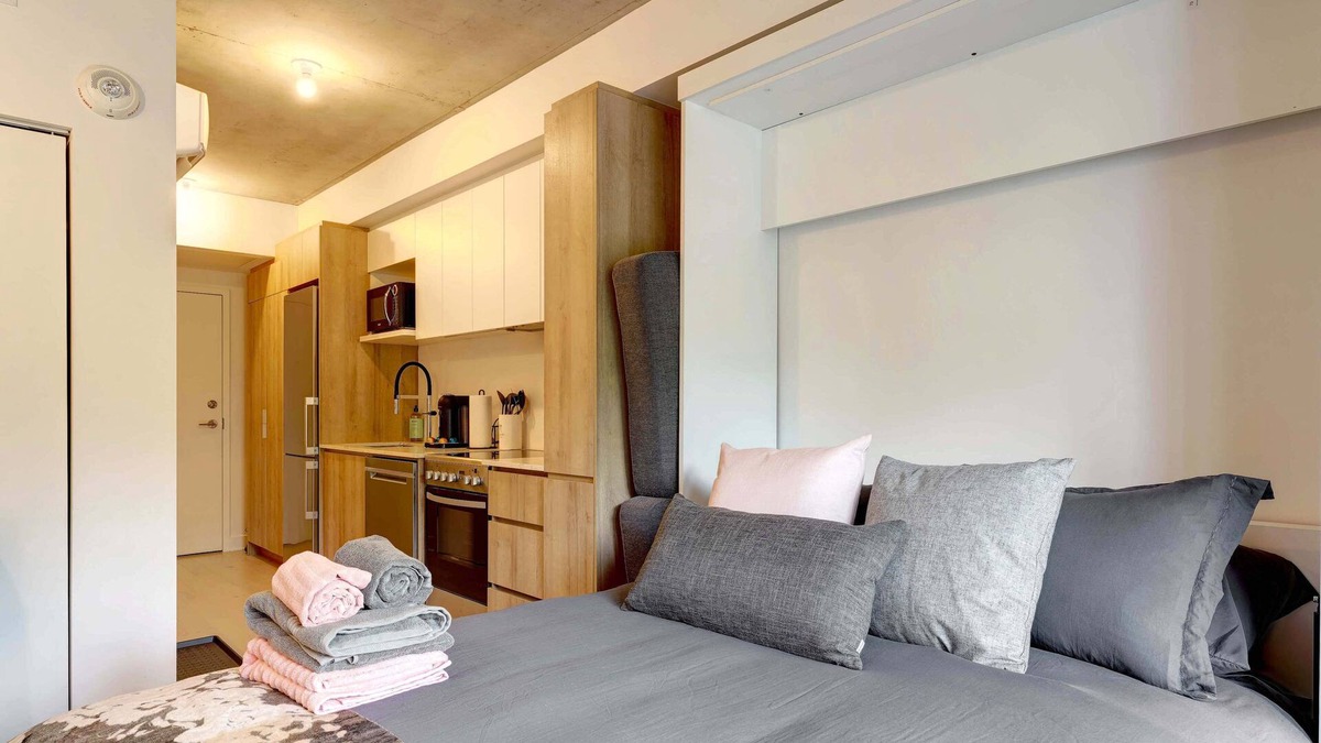 Griffintown Condo | ☼ Le Amati ～ Pool, Terrace & Gym | Office + WiFi ☼