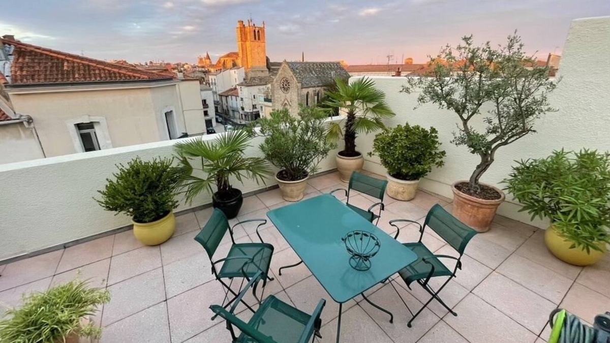 Beziers Apartment | Le Balcon de Béziers: penthouse & garage
