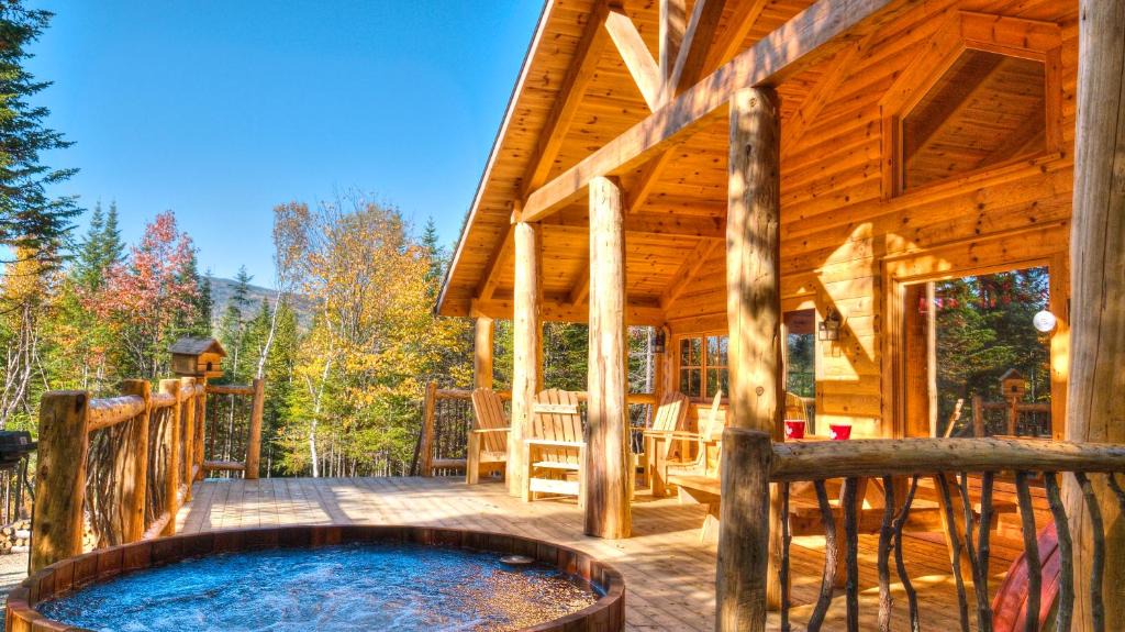 La Malbaie Ski Chalet | Le Bivouac - Les Chalets Spa Canada