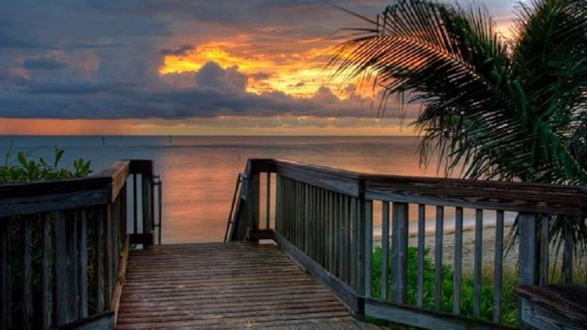 Pompano Beach Hotel | Le Cabanon Motel