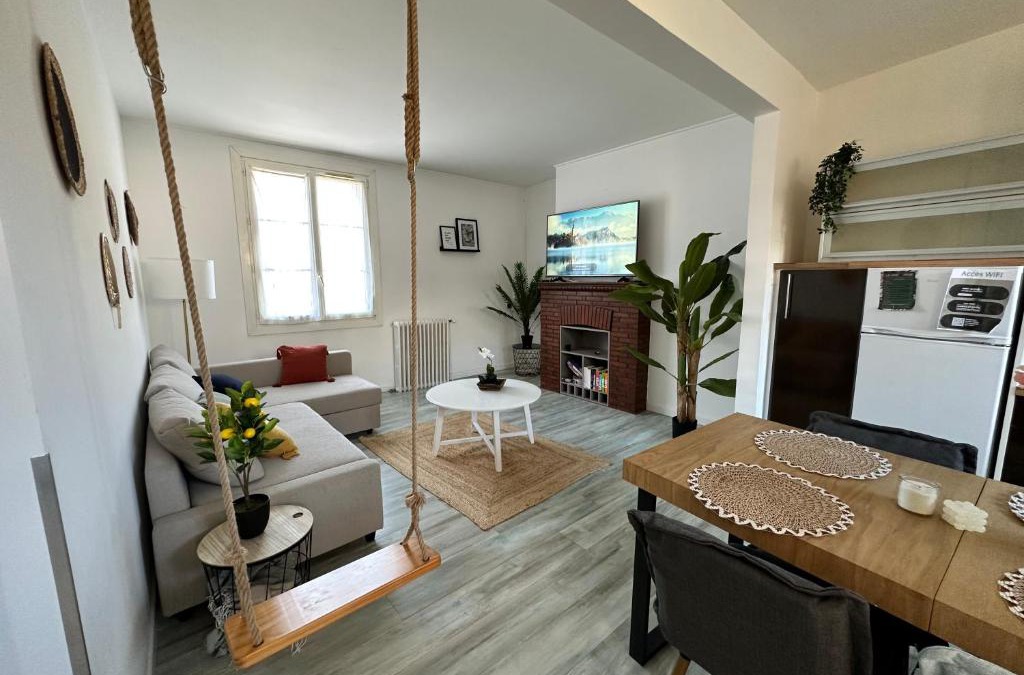 Pont-l'Eveque Apartment | Le Calme en Hyper-Centre