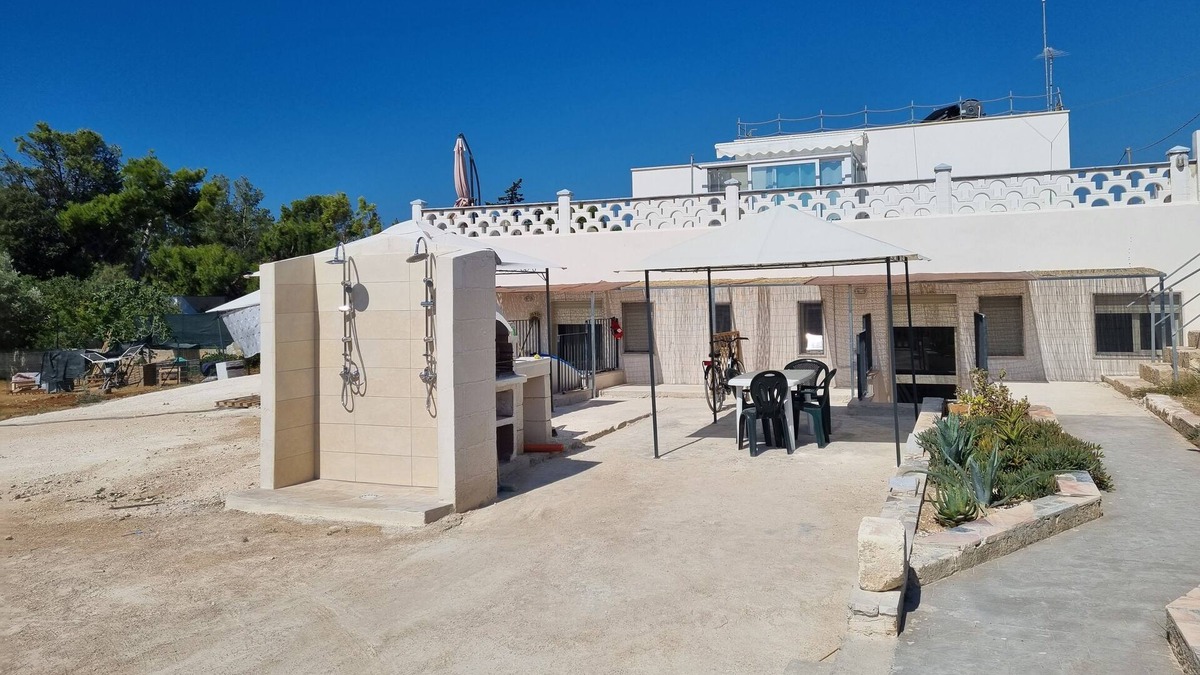 Specchiarica Apartment | le Case di Pat: Palm home, 200mt from the beach and turquoise sea