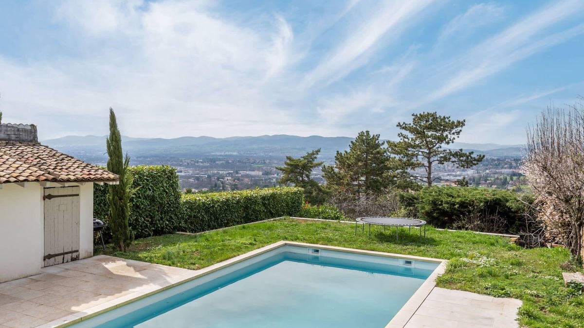 Saint-Didier-au-Mont-d'Or Villa | Le Cerf - House with view and swimming pool