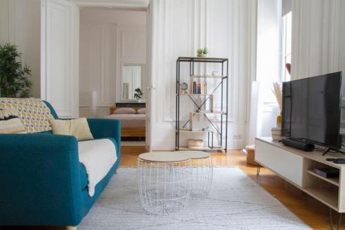 Besancon Old Town Apartment | Le Central - Hypercentre Standing Wifi T