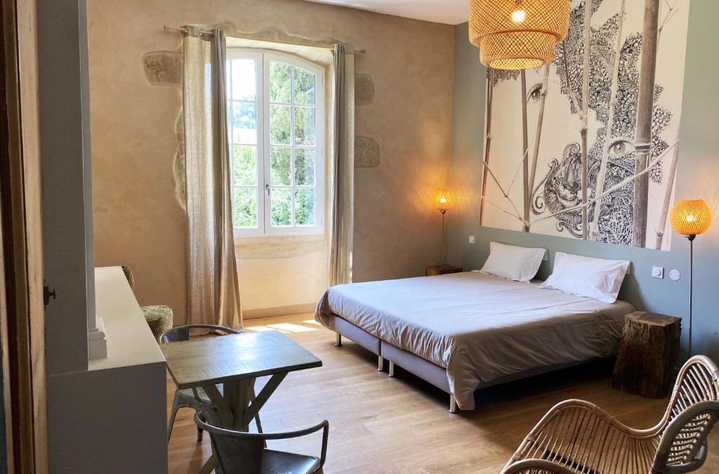 Saint-Jean-le-Comtal Bed & Breakfast | Le Château de Camille