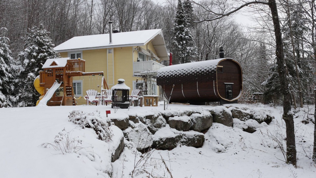 St-Adolphe-d'Howard Ski Chalet | Le chalet à Saint Adolph D'Howard