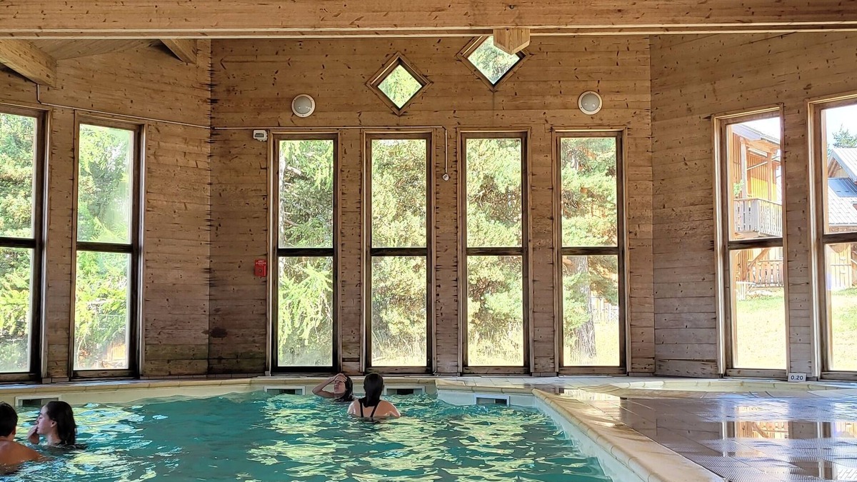 Saint-Etienne-en-Devoluy Ski Chalet | Le Chalet by Sophie Chalet of 55m2 Superdevoluy with exterior and parking