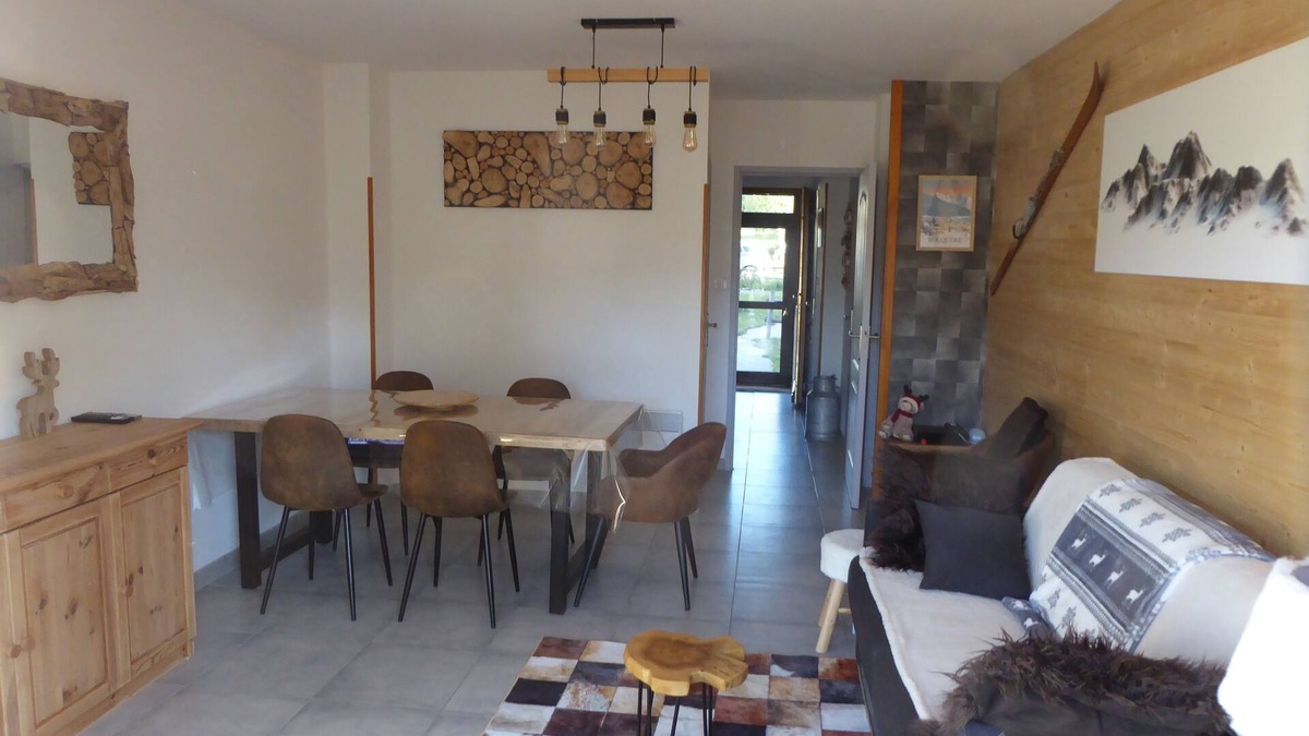 Superbolquere Ski Chalet | Le chalet cerdan classified 3* - 5 people, 2 bedrooms, garage, garden, WIFI