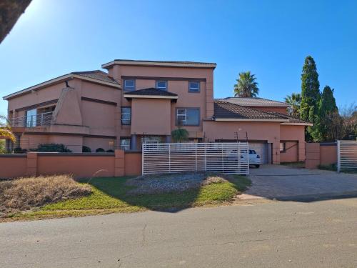 Newcastle House | Le Chateau