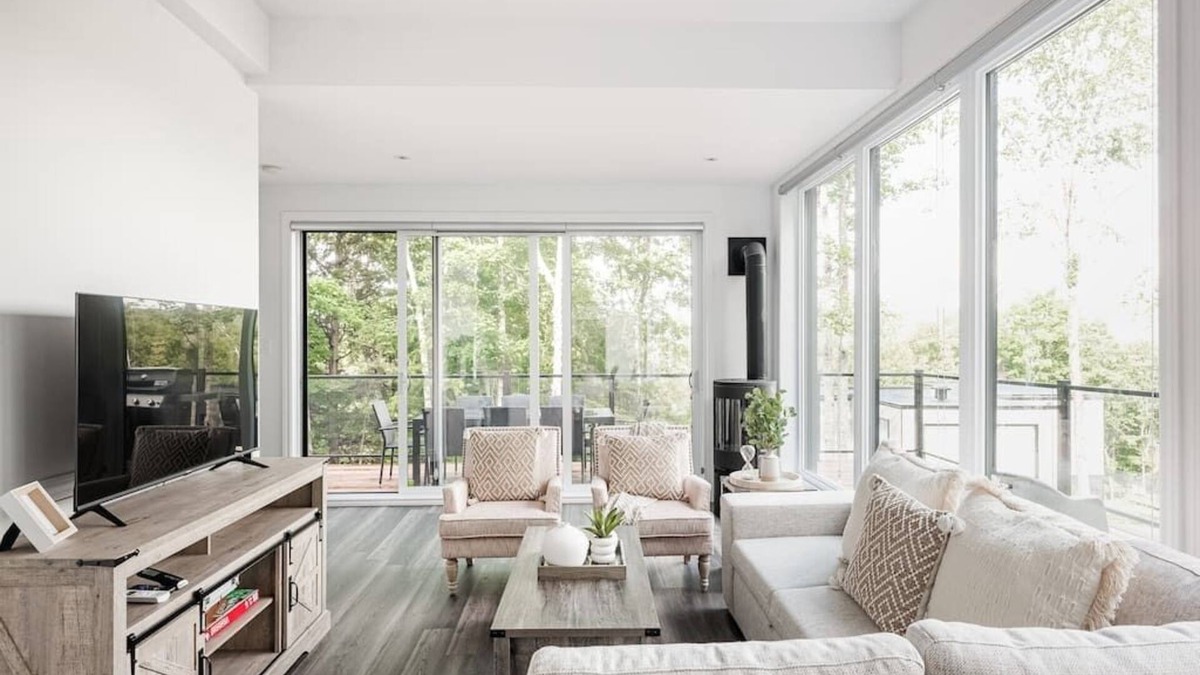 La Conception House | Le Cliff Cabin & Spa Farmhouse - 15 min to Tremblant