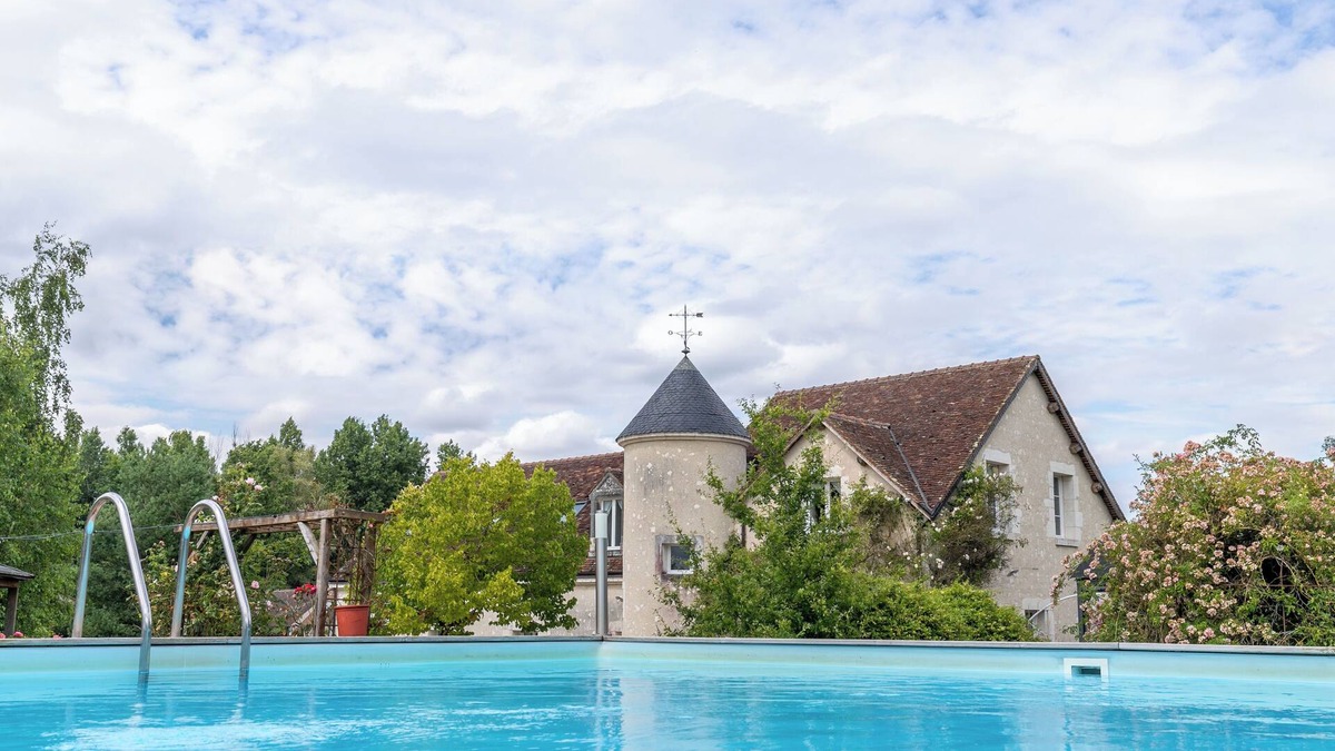 Cellettes Cottage | Le Clos de la Bodice holiday cottage for 12-15 people, 7 bedrooms, with Jacuzzi