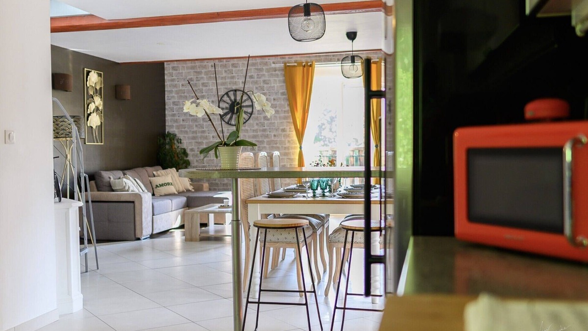 Chantraine Apartment | Le Cocon: between city and nature, overlooking the lake, ideal for families and professionals