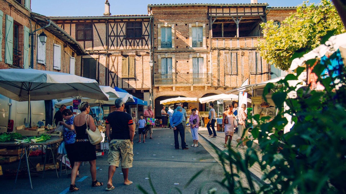 Lisle-sur-Tarn Apartment | Le Cocon Floral - Hypercentre et bord du Tarn à 5 min de Gaillac