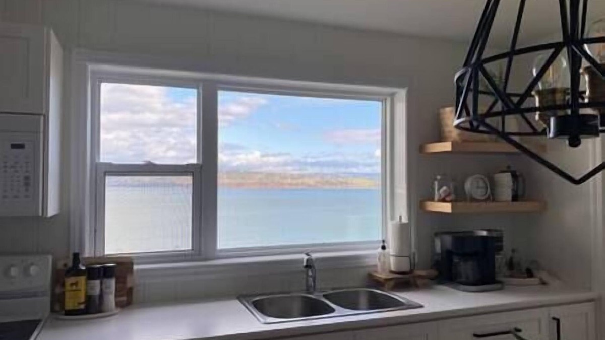 Dalhousie Apartment | Le coin Zen/waterfront-King bed-dishwasher