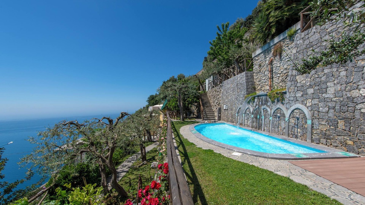 San Michele Villa | Le Contrade - Stunning Villa embraced by the serenity of the Amalfi Coast 11pax