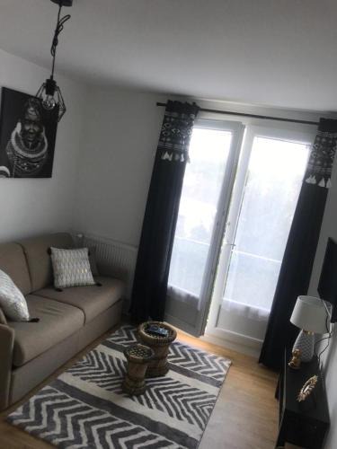 Pont Rousseau Apartment | Le Convivial Ethnique-Pont Rousseau studio T1bis