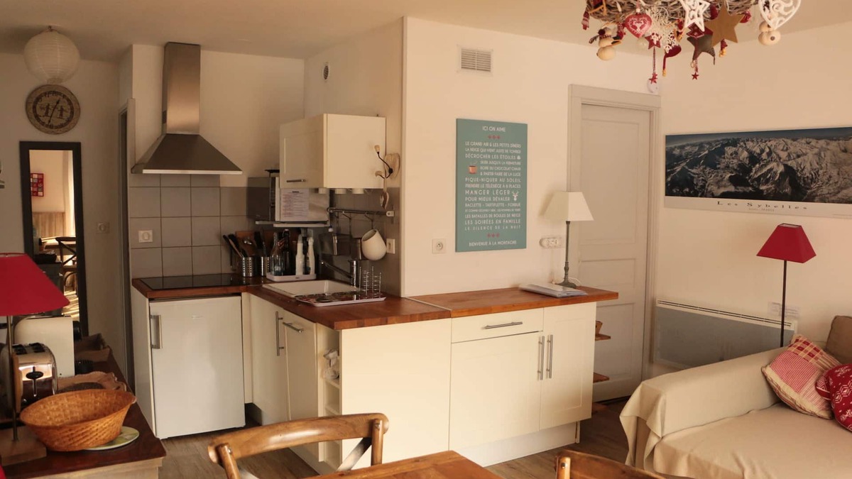 Le Corbier Apartment | Le Corbier slopes of foot - 2 bedroom Apartment - 6 people