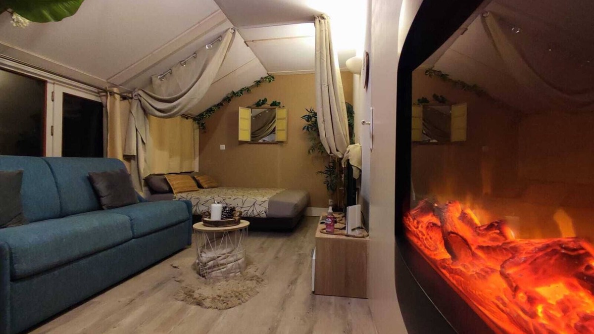 Guzet Neige Apartment | Le Cosy Fleuri and its warm assets 🌸