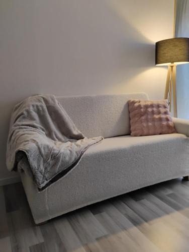 Cronenbourg Est Apartment | LE COSY STRASBOURGEOIS tram à 2' et GARE ou CHU Hautepierre à 5',PARKING privatif GRATUIT