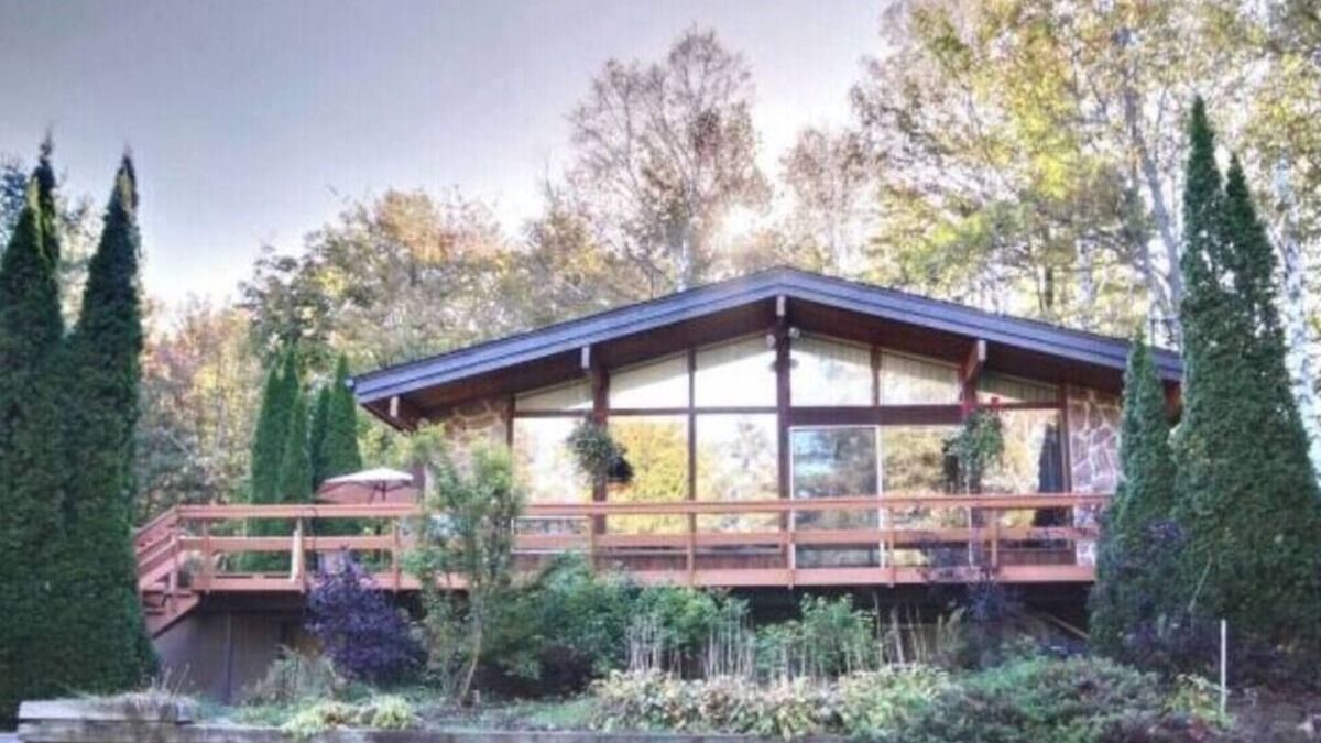 Chertsey House | Le Coyote - 5 acre private forest 3 bedrooms CITQ 320122