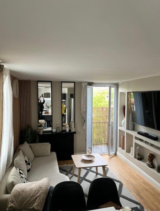 Barriere de Paris Apartment | Le Cozy - T3 Tout Confort - Métro Barrière Paris