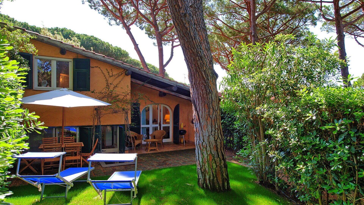 Castiglione della Pescaia Apartment | Le Dune - Apartment 20 m from the beach