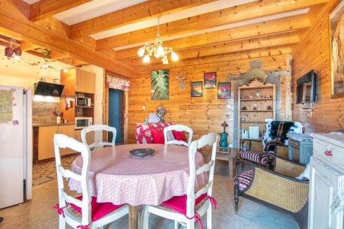 Cognet Apartment | Le Domaine De Clo - Vue Montagnes