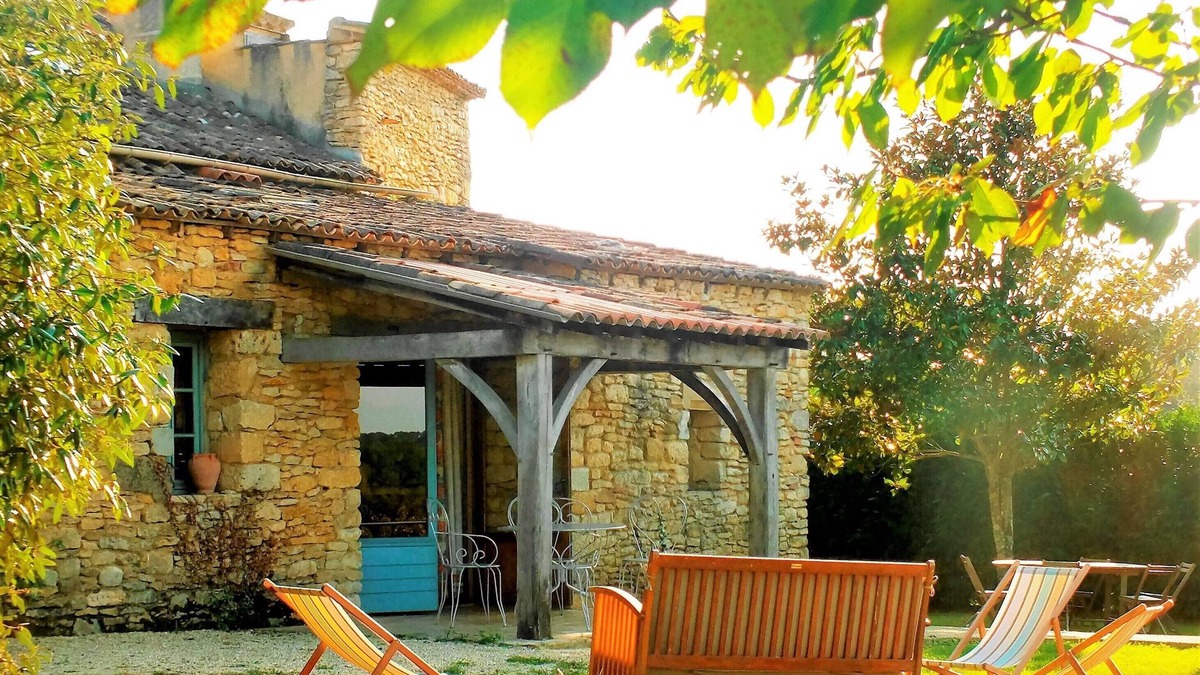 Saint-Amand-de-Coly House | Le Figuier is a holiday home in the Dordogne with a private swimming pool