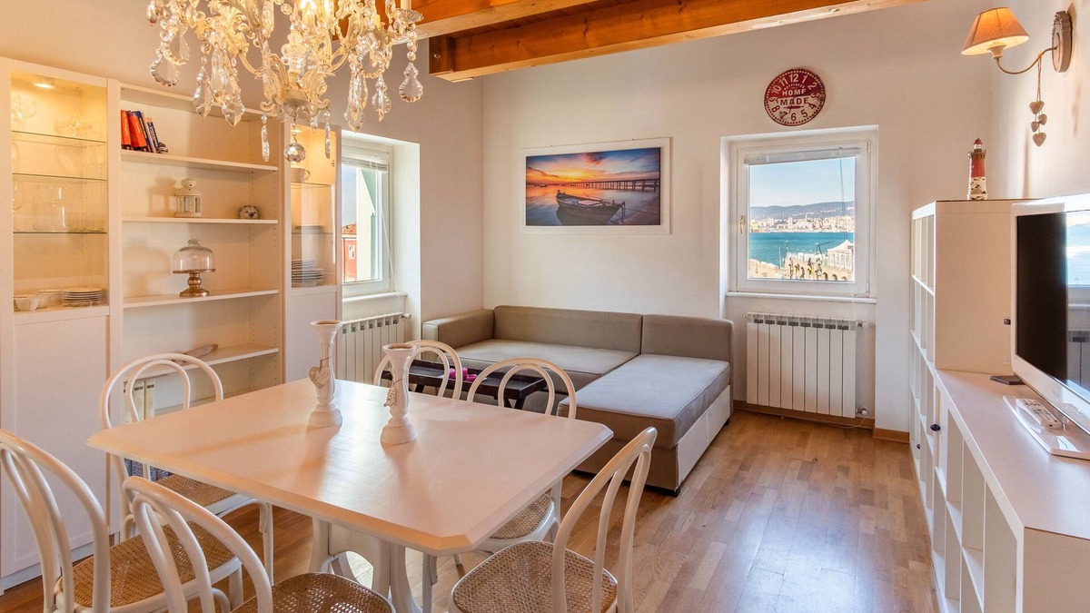 Muggia Condo | Le Finestre apartments - on the harbour