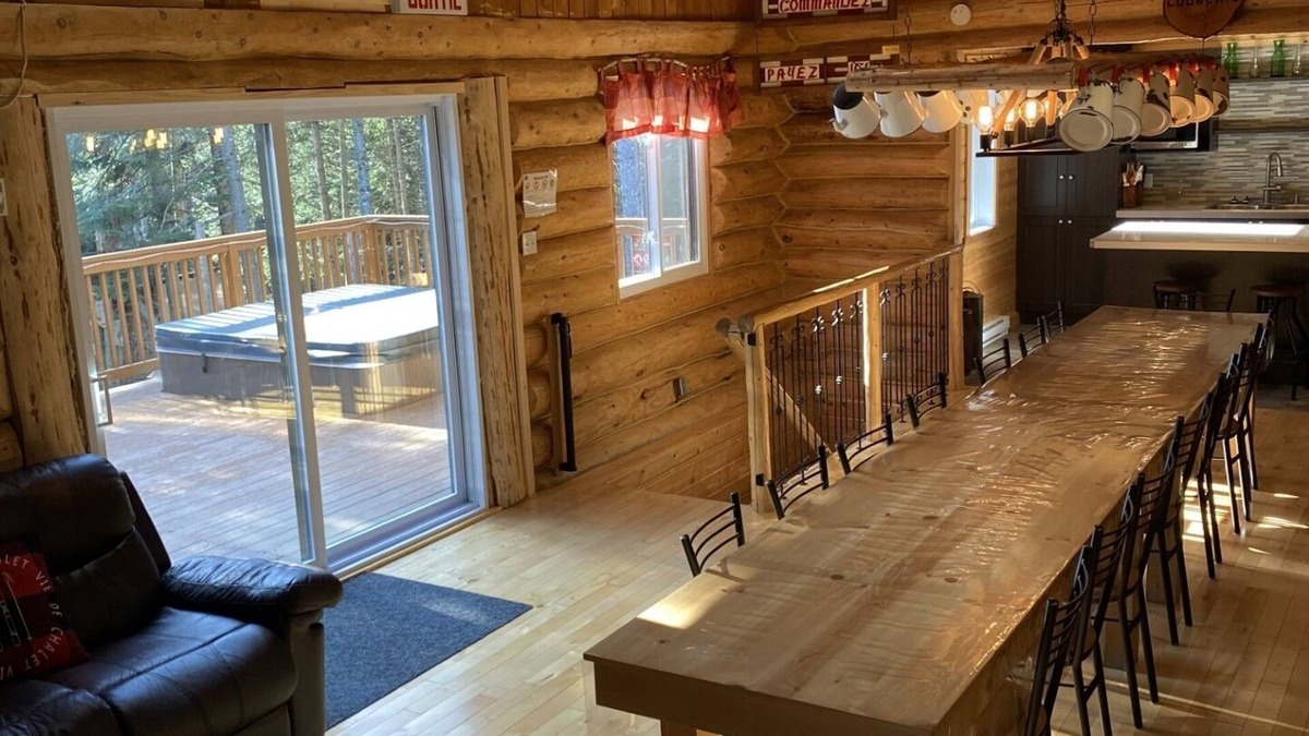 Saint-Luc-de-Bellechasse Ski Chalet | Le Forestier Private SPA/Billiard table/Foyer *6 rooms