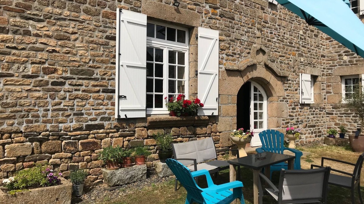 Saint-Laurent-de-Terregatte Cottage | Le Manoir de la Lande