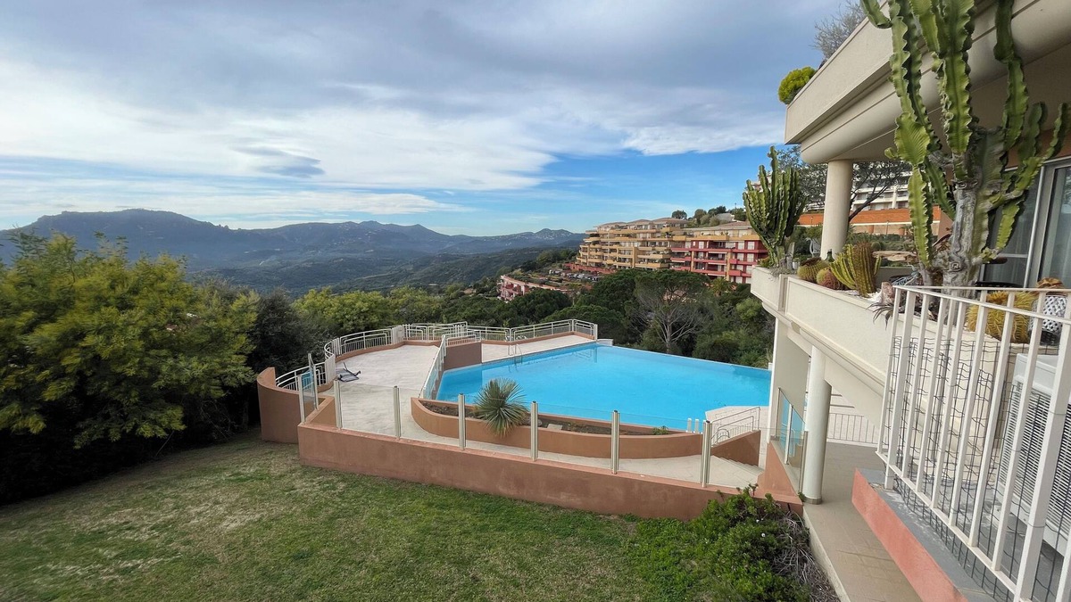Mandelieu-La-Napoule Apartment | Le Grand Duc. Well appointed apartment with great view and superb terrace.