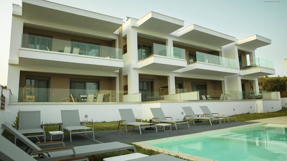 Gerakini House | Le Grand Rêve Deluxe Family Apartment