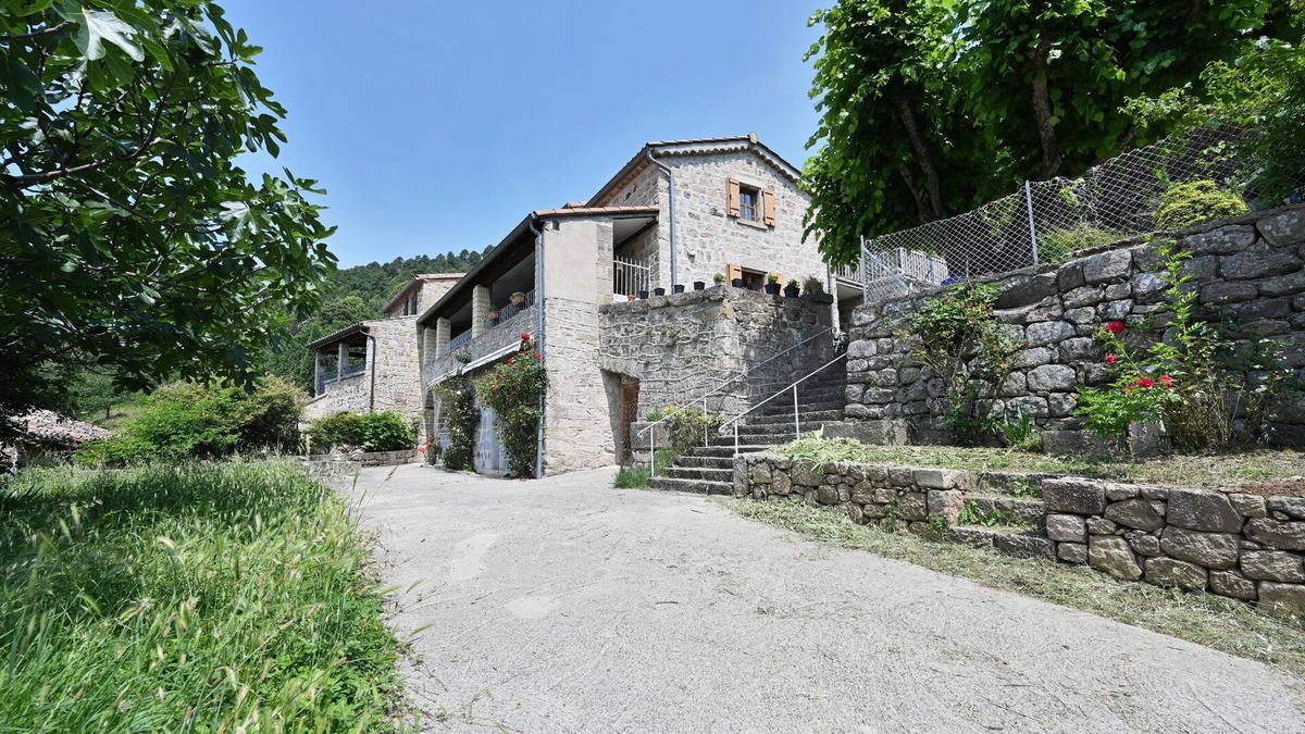 Ribes Apartment | Le Grand Val - Appt pour 3 vue sur la vallée