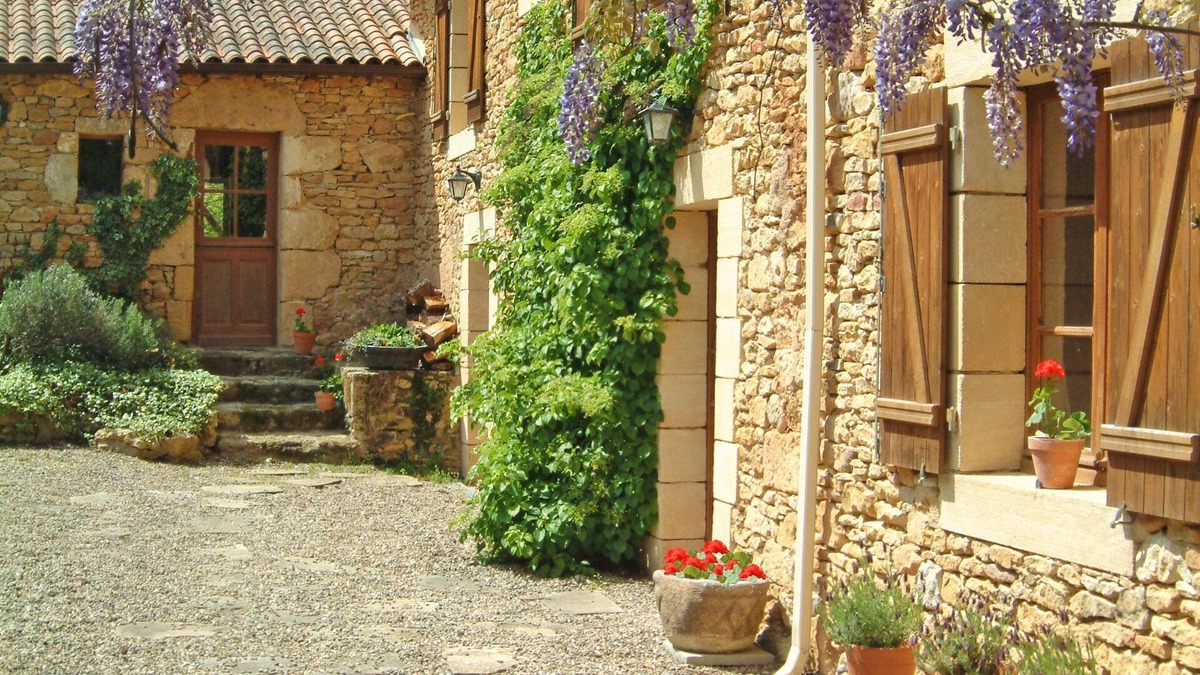 Larzac Apartment | Le Grenier - A little cottage with an annexe