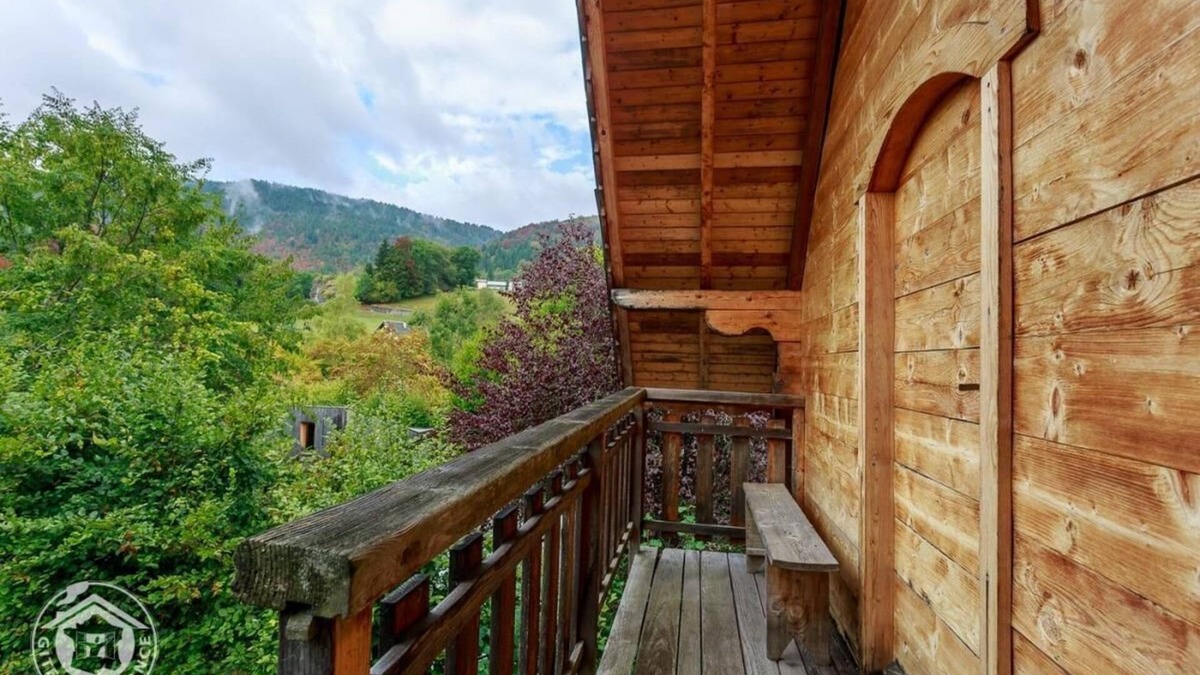 Entremont-le-Vieux House | LE GRENIER DU CROZAT