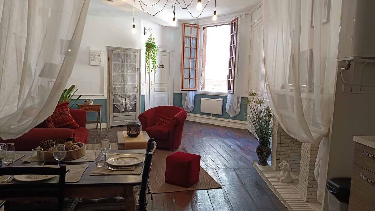 Saint-Leonard-de-Noblat Apartment | Le Liberté, private apartment