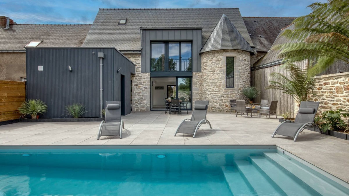Ferel House | Le Logis de la Pierre Bleue - Maison climatisée avec piscine