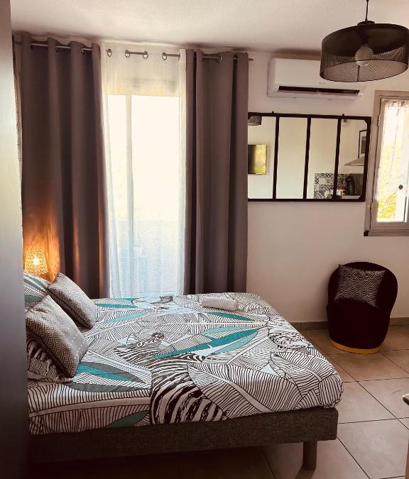 Les Halles - Valliere Bed & Breakfast | LE MONICA