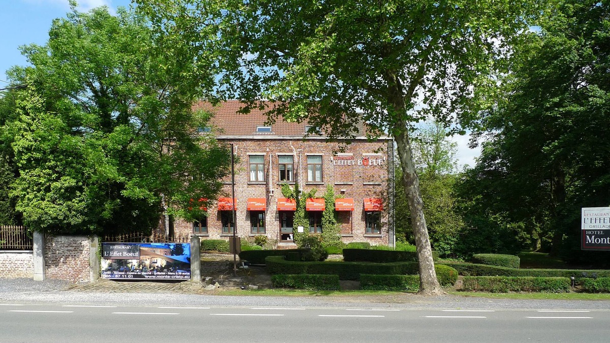 Nimy Hotel | Le Monte Cristo